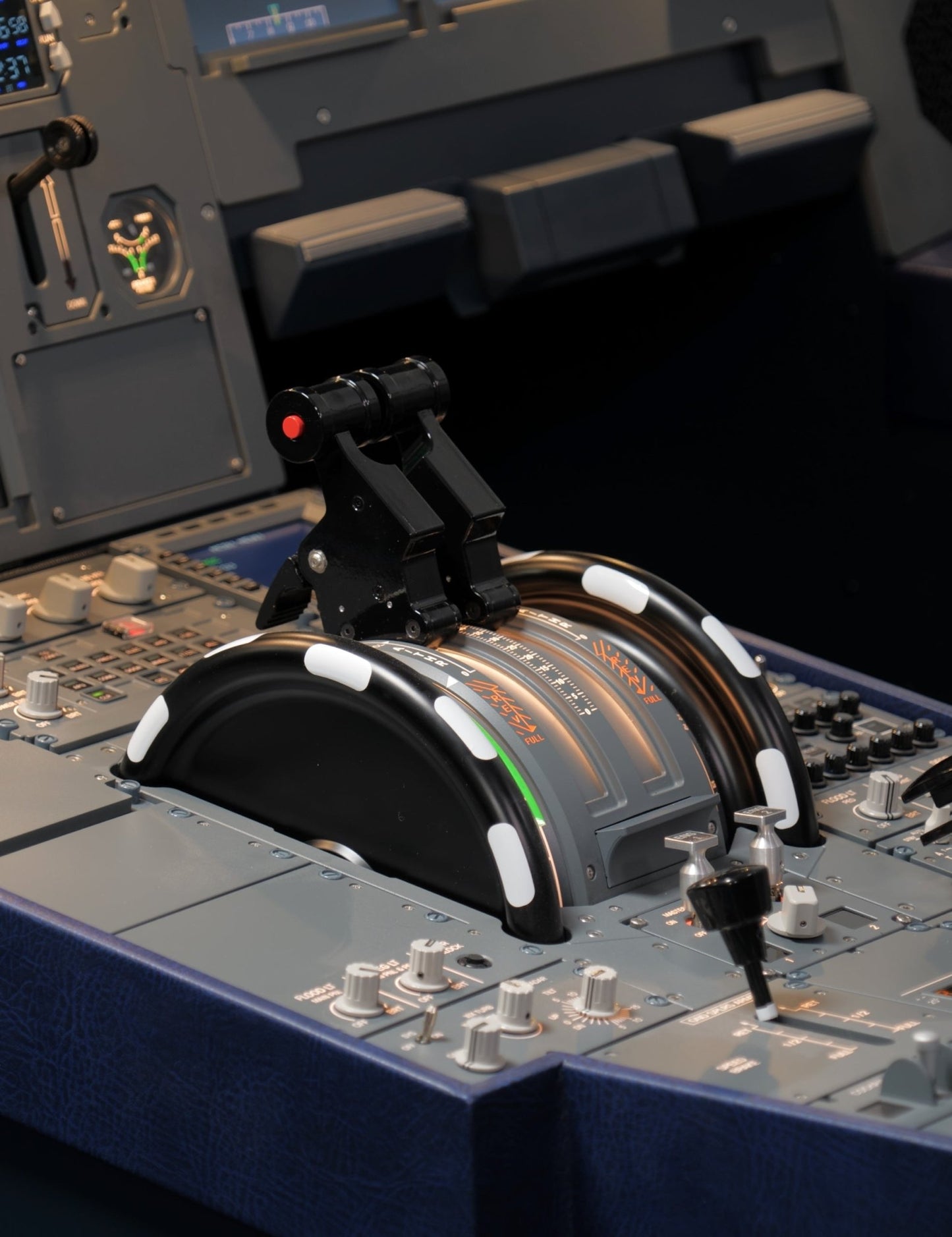 SKALARKI Electronics Airbus A320 HOMELine Single Trainer shown at an angle, designed for realistic cockpit simulation